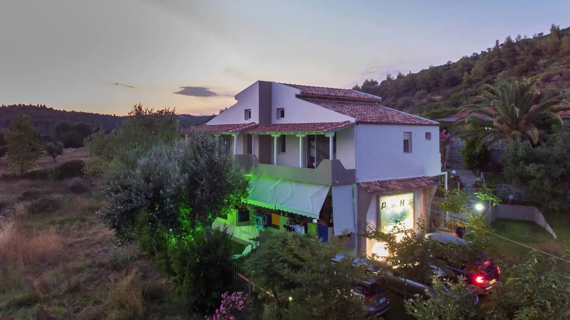 מלון טורוני Pagona House